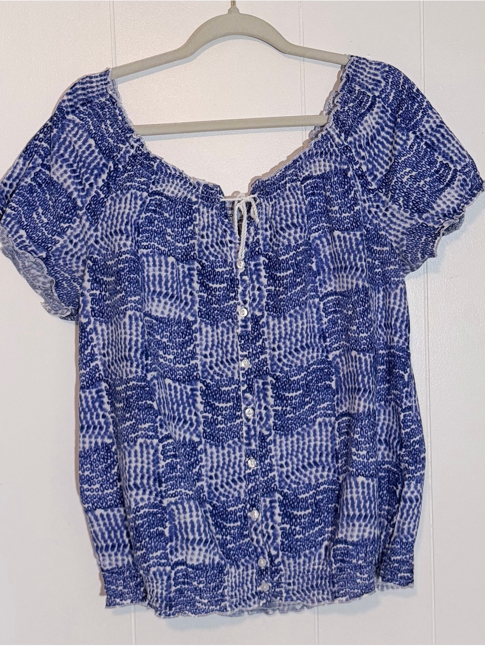 Izod Navy and White Printed Button-Front Peasant Top Medium